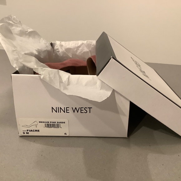 Nine West “Fiacre” Medium Pink Suede Pointy Toe Low Heel Pump Size 9M - Picture 9 of 10